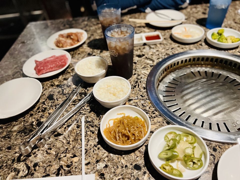 Menu page with pho, sides, and drinks.